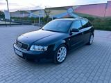 Audi A4 Avant 1.8T Quattro Bose Xenon AHK - Audi A4 aus 2002: 1.8