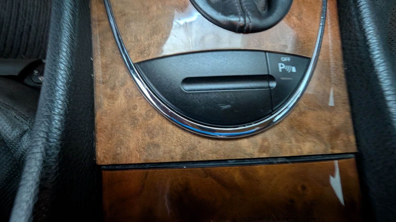 Fahrzeugabbildung Mercedes-Benz E 320 4Matic * Bi- Xenon * STHZ * Elegance