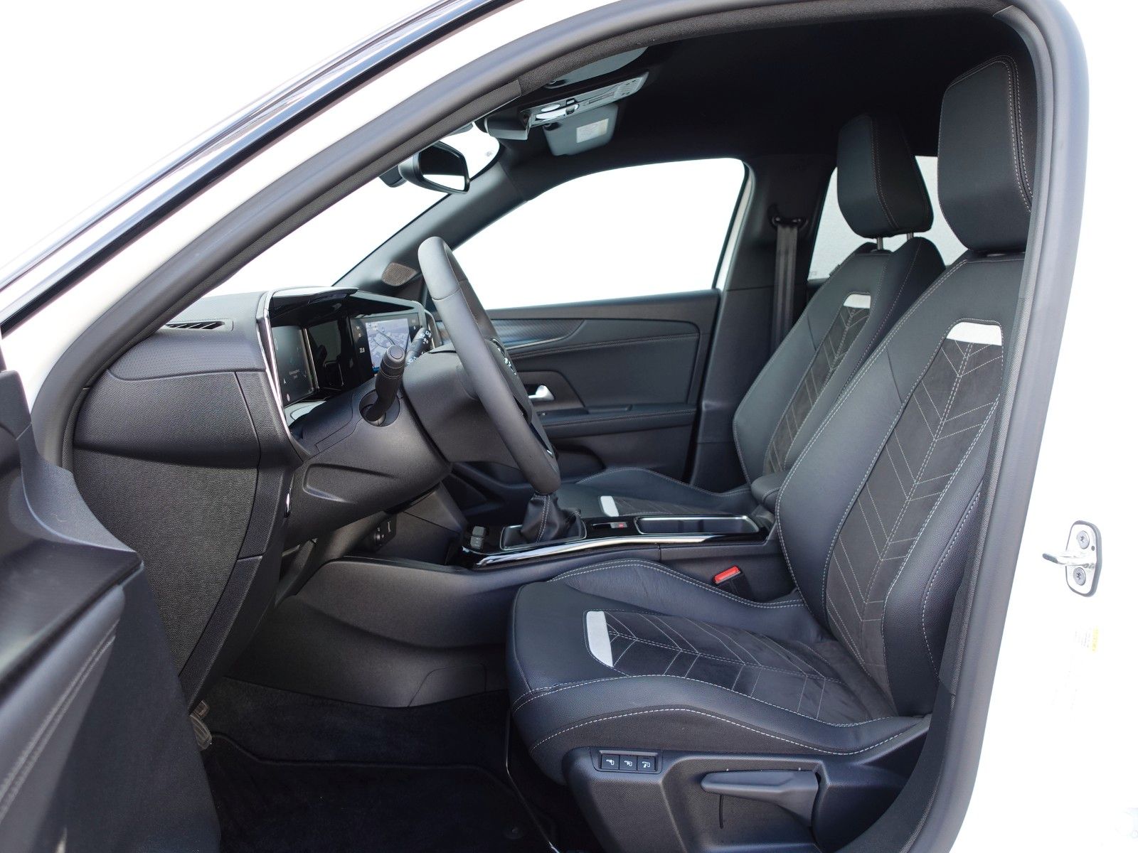Fahrzeugabbildung Opel Mokka GS 1.2T,10"Navi,Kamera,Sitzhzg,Allwetter