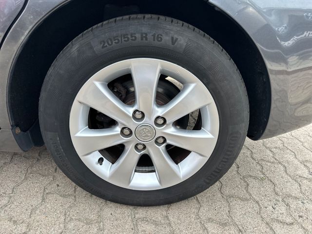 Toyota Corolla Verso 1.8 Executive *7-Sitzer*