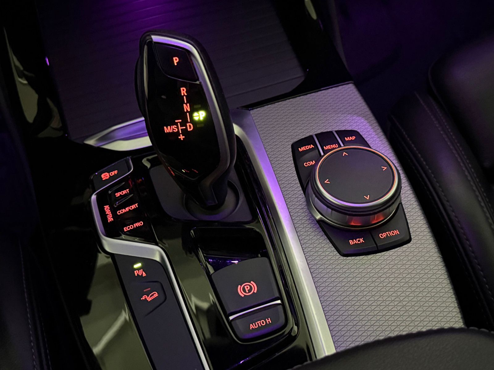 Fahrzeugabbildung BMW X4 M40 d/LED/ACC/HuD/H&K/AHK/PANO/VRTL/19% MwSt