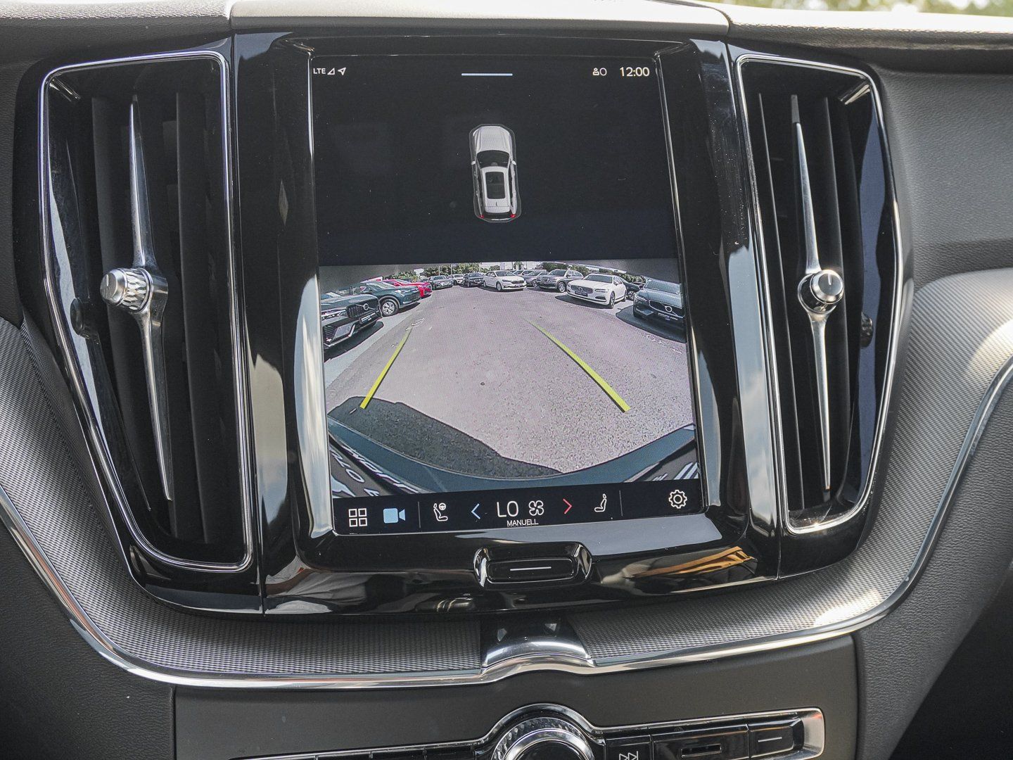 Volvo XC60 T6 AWD R-Design Plug-in Hybrid PANO HUD 360 foto 14
