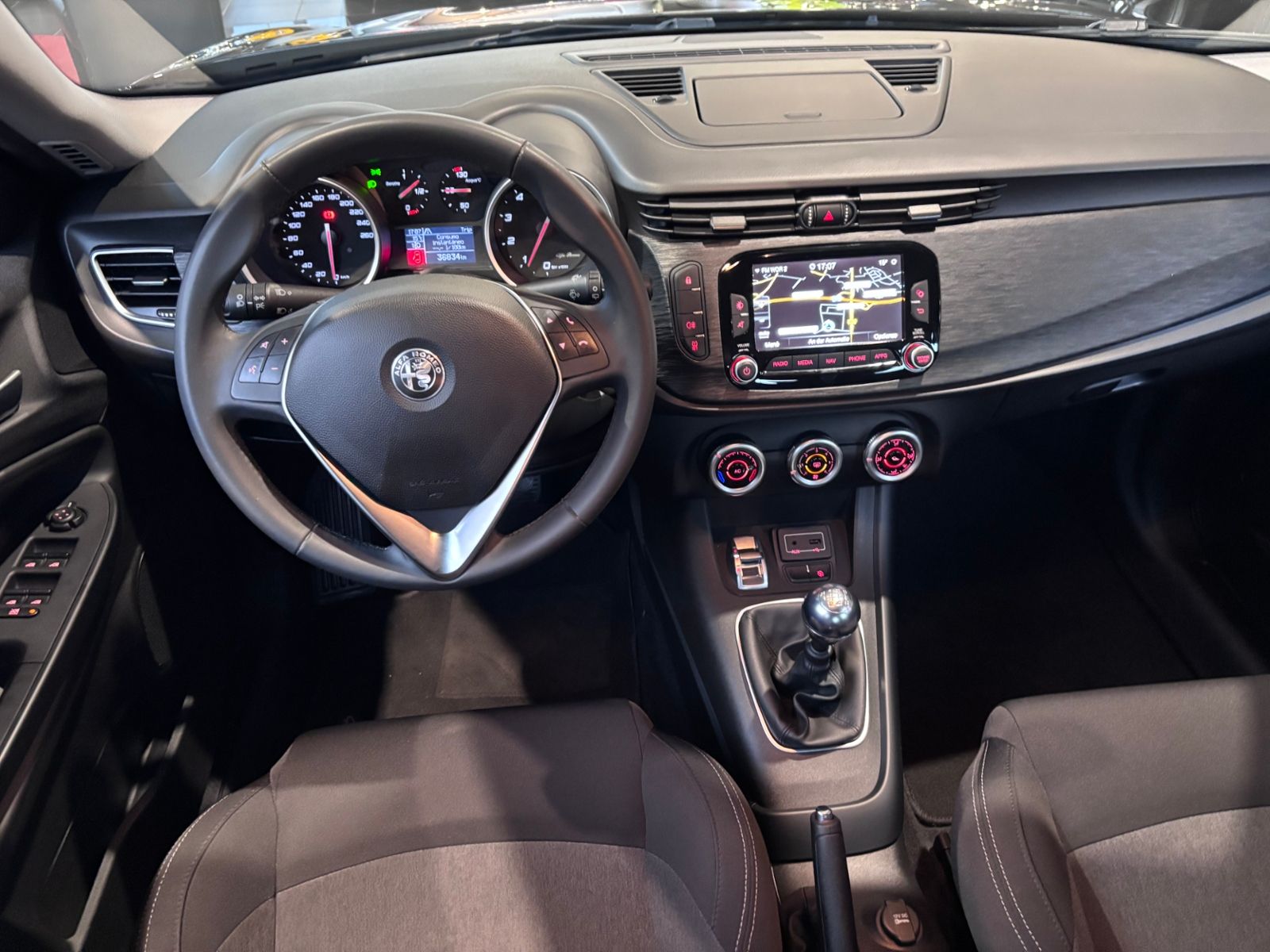 Fahrzeugabbildung Alfa Romeo Giulietta Basis KLIMA NAVI