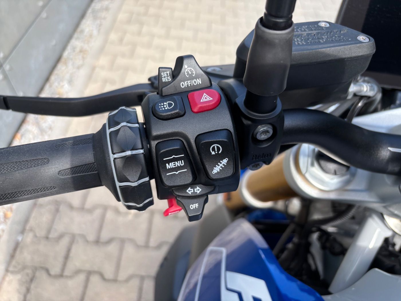 Fahrzeugabbildung BMW R 1250 R Style Sport 4 Pakete
