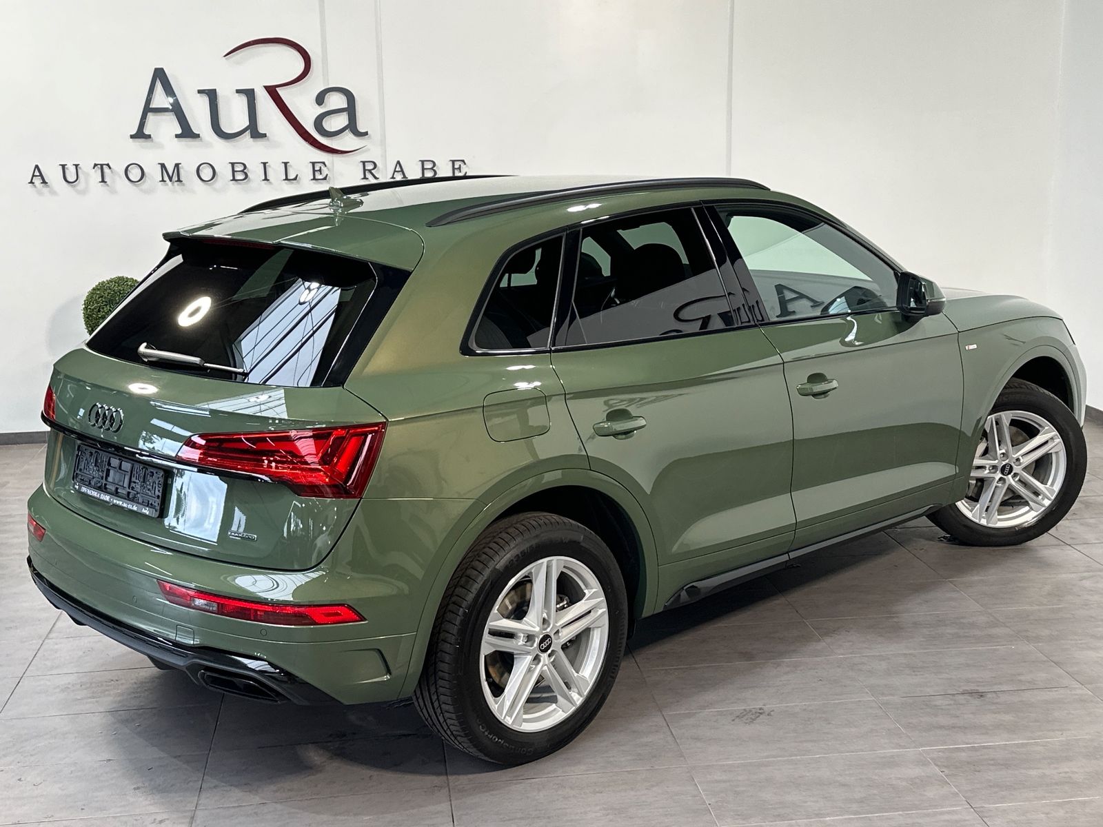 Fahrzeugabbildung Audi Q5 50 TFSI e Quattro S-Line NAV+LED+AHK+KAM