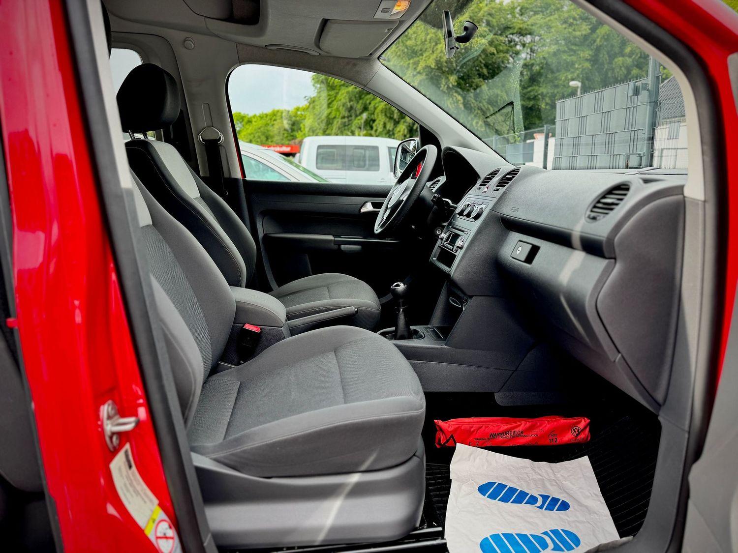 Volkswagen Caddy 'Behindertengerecht-Rampe'5-Sitzer'Klima'