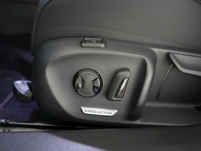 Passat Variant R-LINE TDI DSG+MATRIX-LED+AHK+NAV