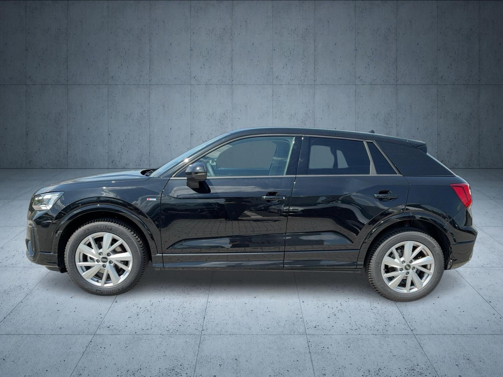 Audi Q2 S line 30 TFSI Matrix AHK Cam 18 Keyless elHe