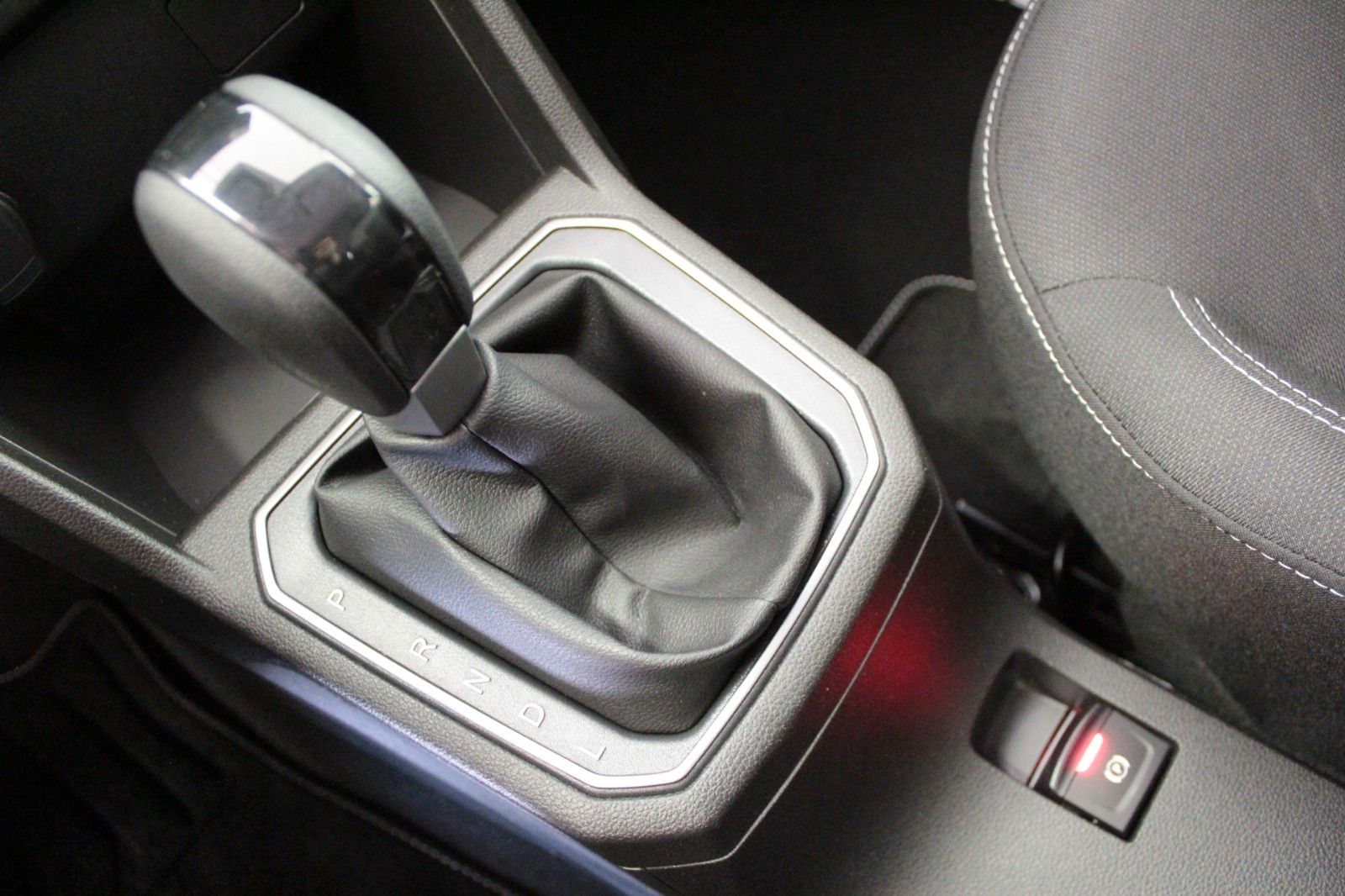 Fahrzeugabbildung Dacia Sandero Journey+ ECO-G 100 *Navi*Sitzhz*LPG