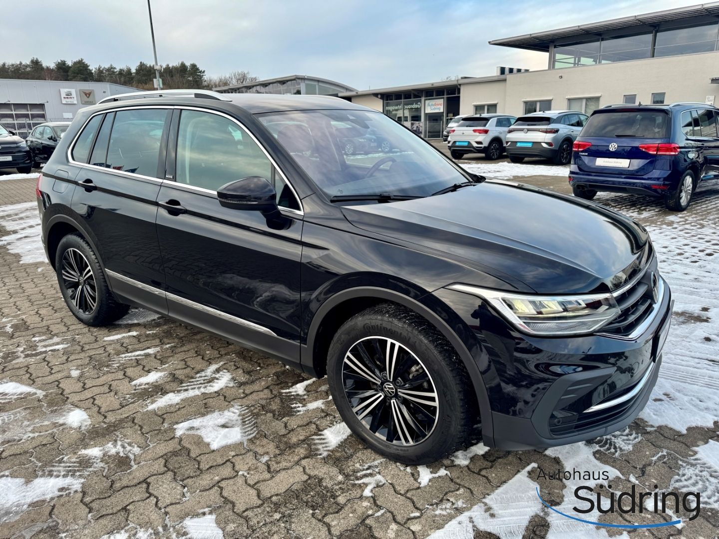 Tiguan 1,5 TSI Move DSG AHK Navi LED ACC Rfk.