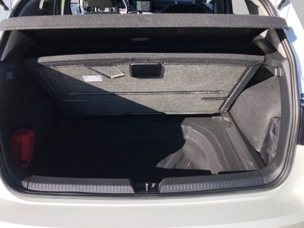 Fahrzeugabbildung Volkswagen Golf 1.5 TSI OPF Life ACC Top Zustand