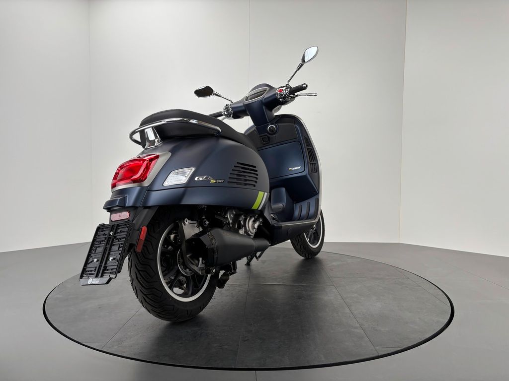 Fahrzeugabbildung Vespa GTS 300 SUPER TECH *NEUWERTIG/REMUS*