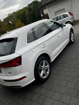 Audi Q5 2.0 TFSI S tronic quattro sport - Audi Q5 Gebrauchtwagen in Stuttgart