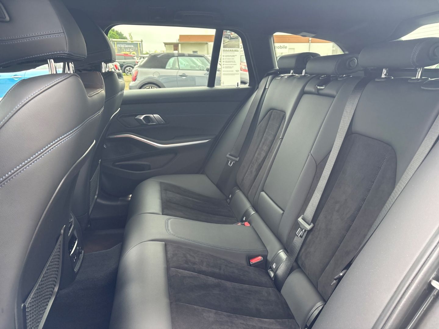 BMW 320 d Touring M Sport AHK Navi DAB LMR foto 8