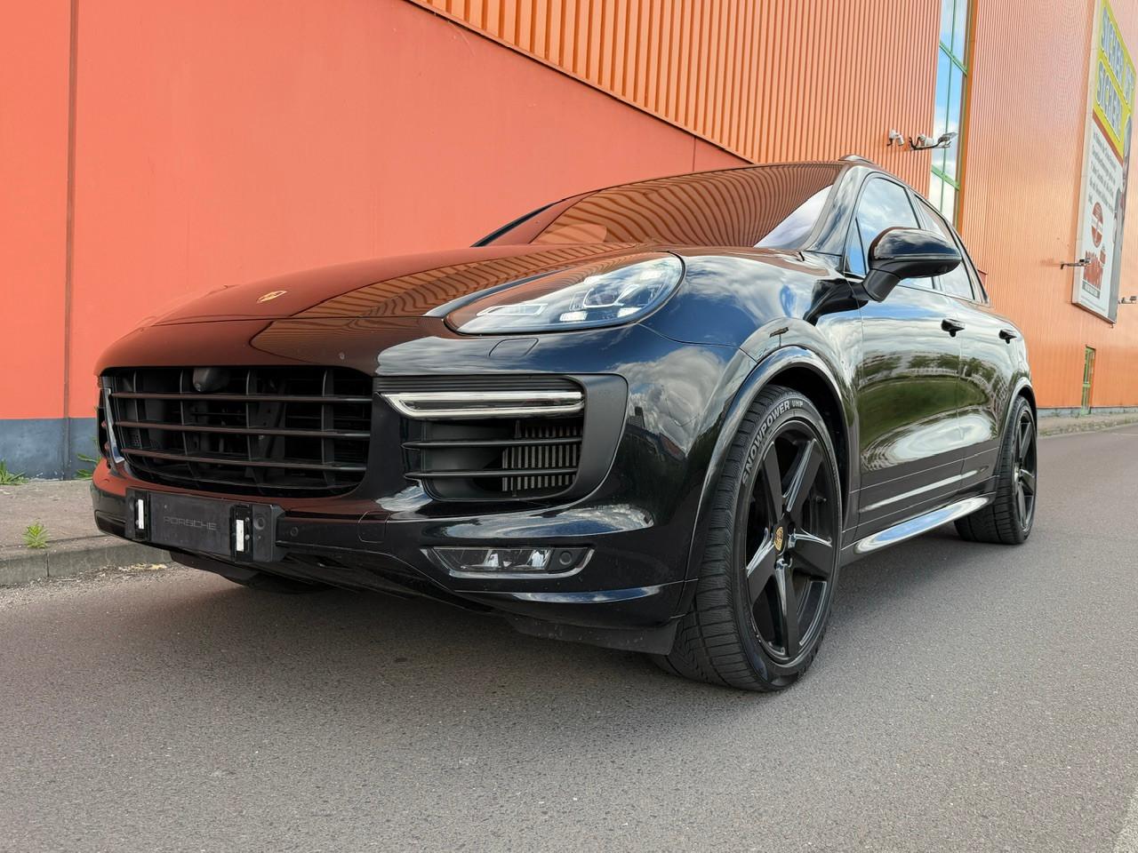Porsche Cayenne GTS Pano Bose Standhz