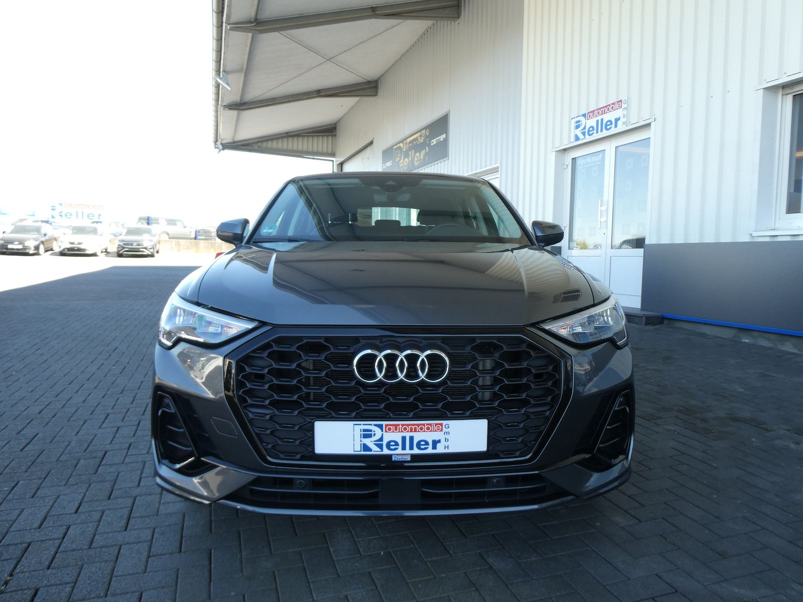 Audi Q3 45 TFSI e S line foto 2
