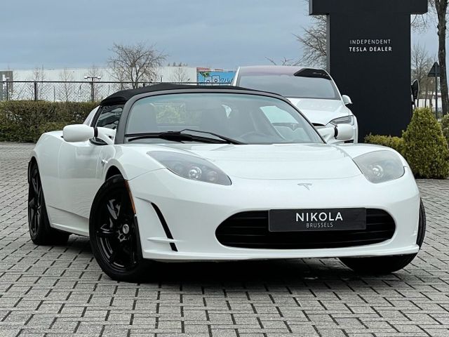 Tesla V2.5 - HEATED SEATS - 2 DIN SCREEN