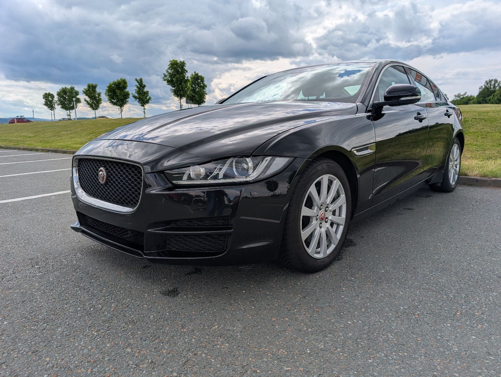 JAGUAR XE