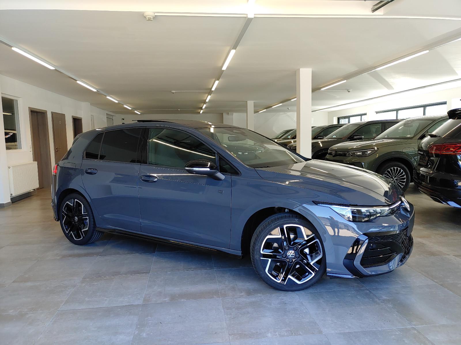 Volkswagen Golf 1.5 eTSI DSG R-Line Pano/Matrix/360°/Harm