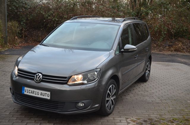 Volkswagen Touran 1.6 TDI ,NAVI,Siztzheizung,Tempomat,PDC