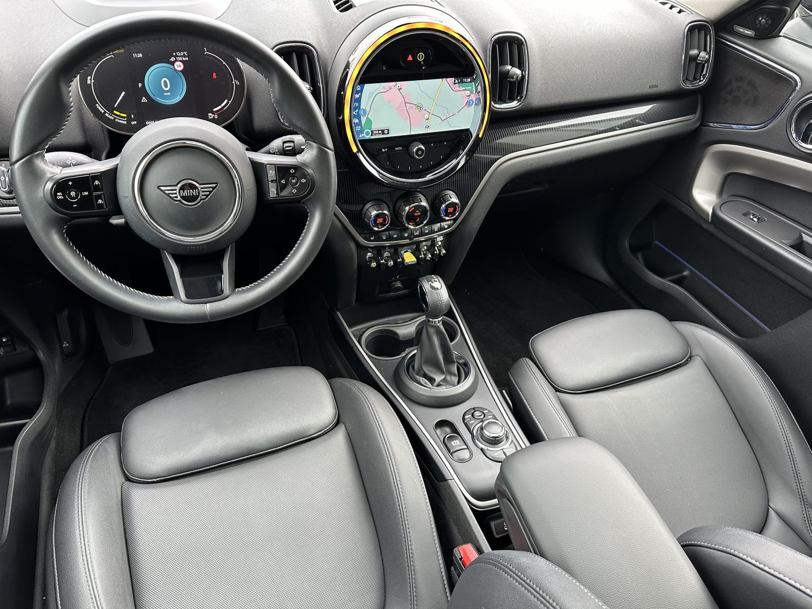 Fahrzeugabbildung MINI Cooper SE Countryman All4 NAV+LED+PANO+KAM+18ZO