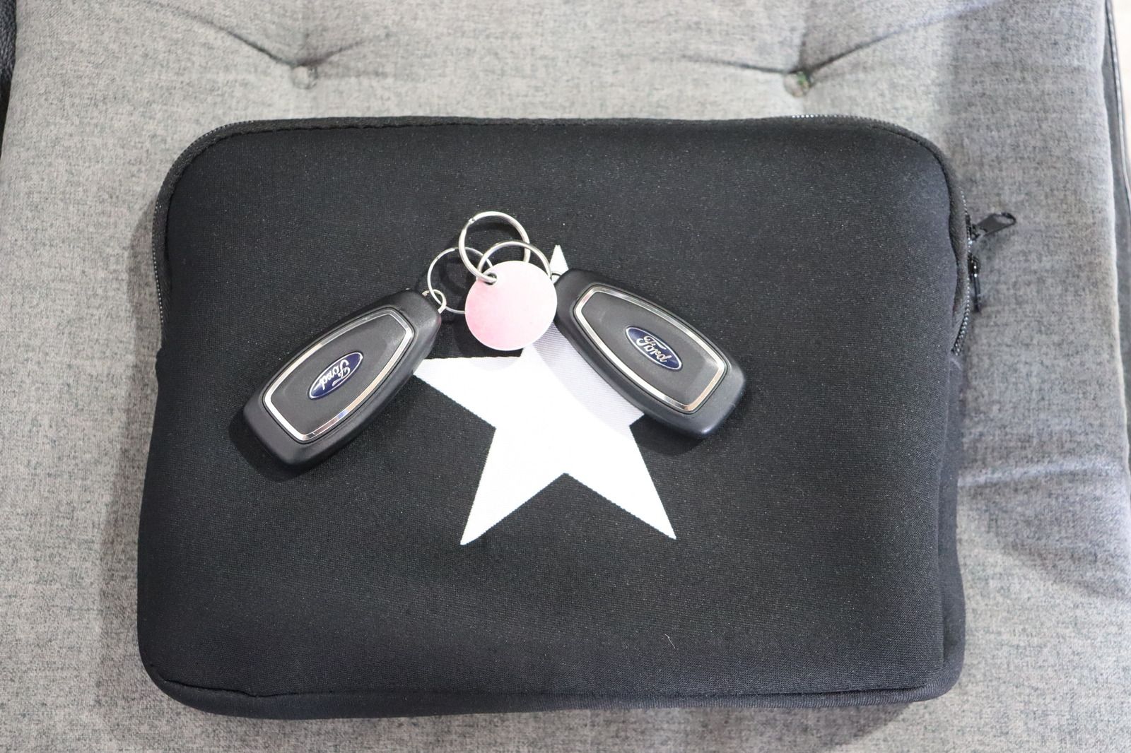 Fahrzeugabbildung Ford Focus St-Line * LED * Keyless * Navi * RFK