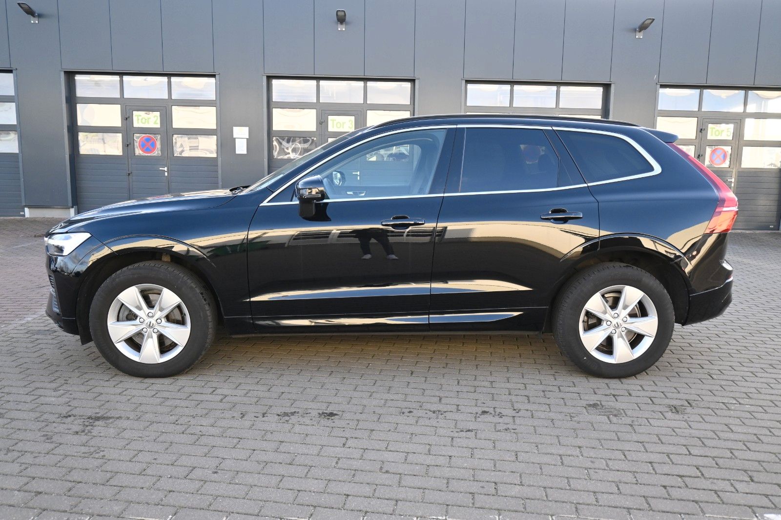 Fahrzeugabbildung Volvo XC60 B4 D  Momentum Pro*RFK*PANO*ACC