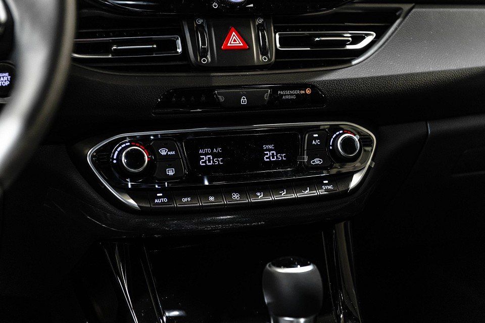 Fahrzeugabbildung Hyundai i30 Kombi 1.0T 100PS DCT ADVANTAGE Plus-Paket