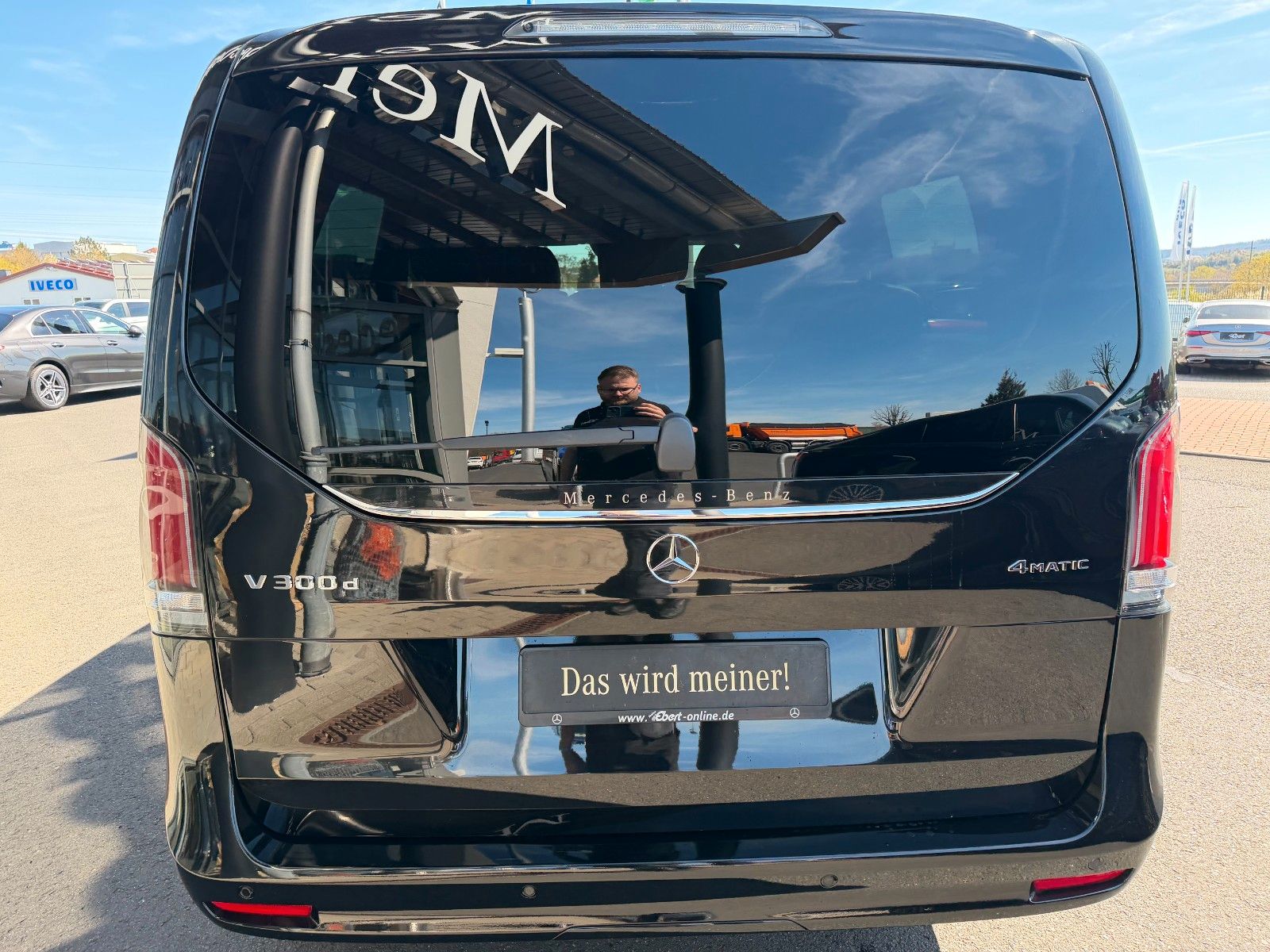 Fahrzeugabbildung Mercedes-Benz V 300 d 4MATIC AVA Extral AHK DISTRONIC Standh