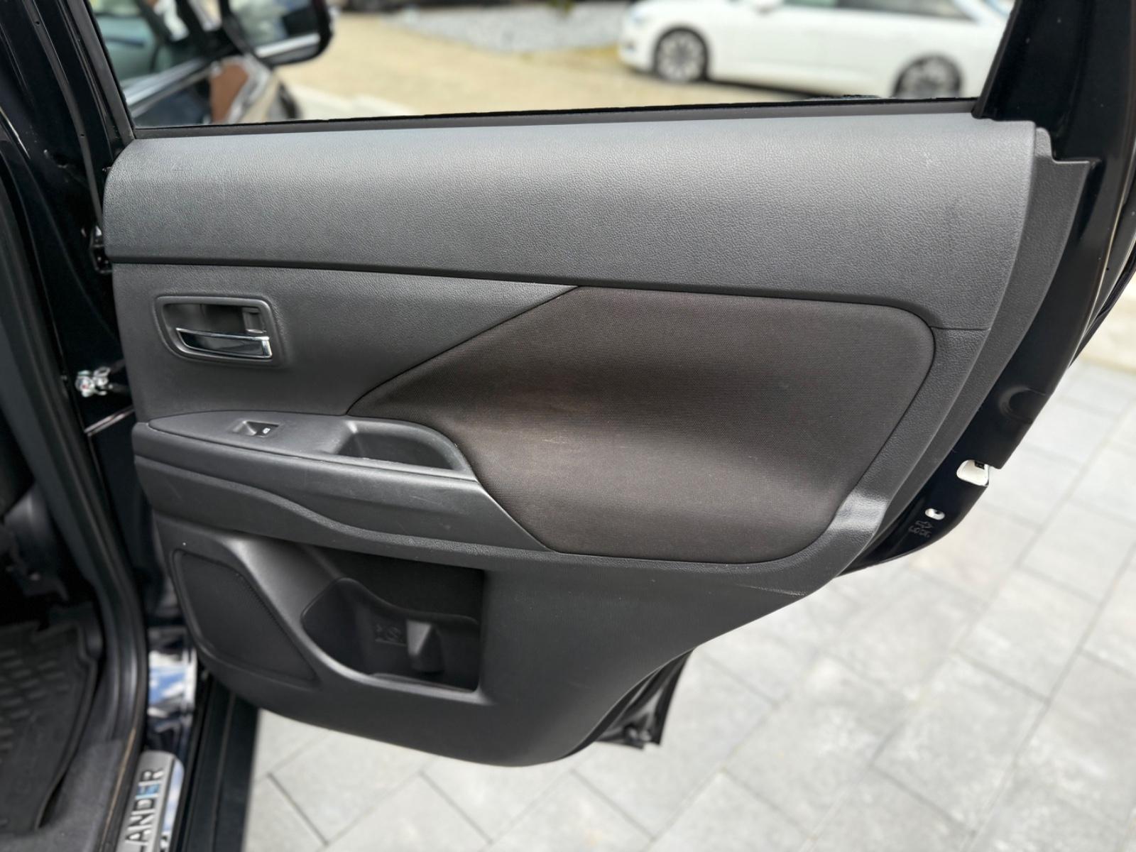 Mitsubishi Outlander 2.0 CVT Diamant Ed. 2WD I AHK I KAM