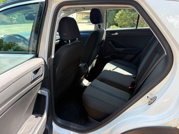 Volkswagen T-Roc - 8