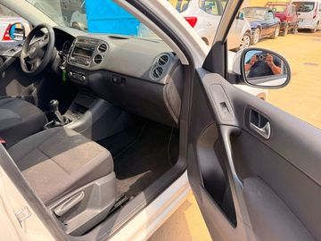 Volkswagen Tiguan - 11