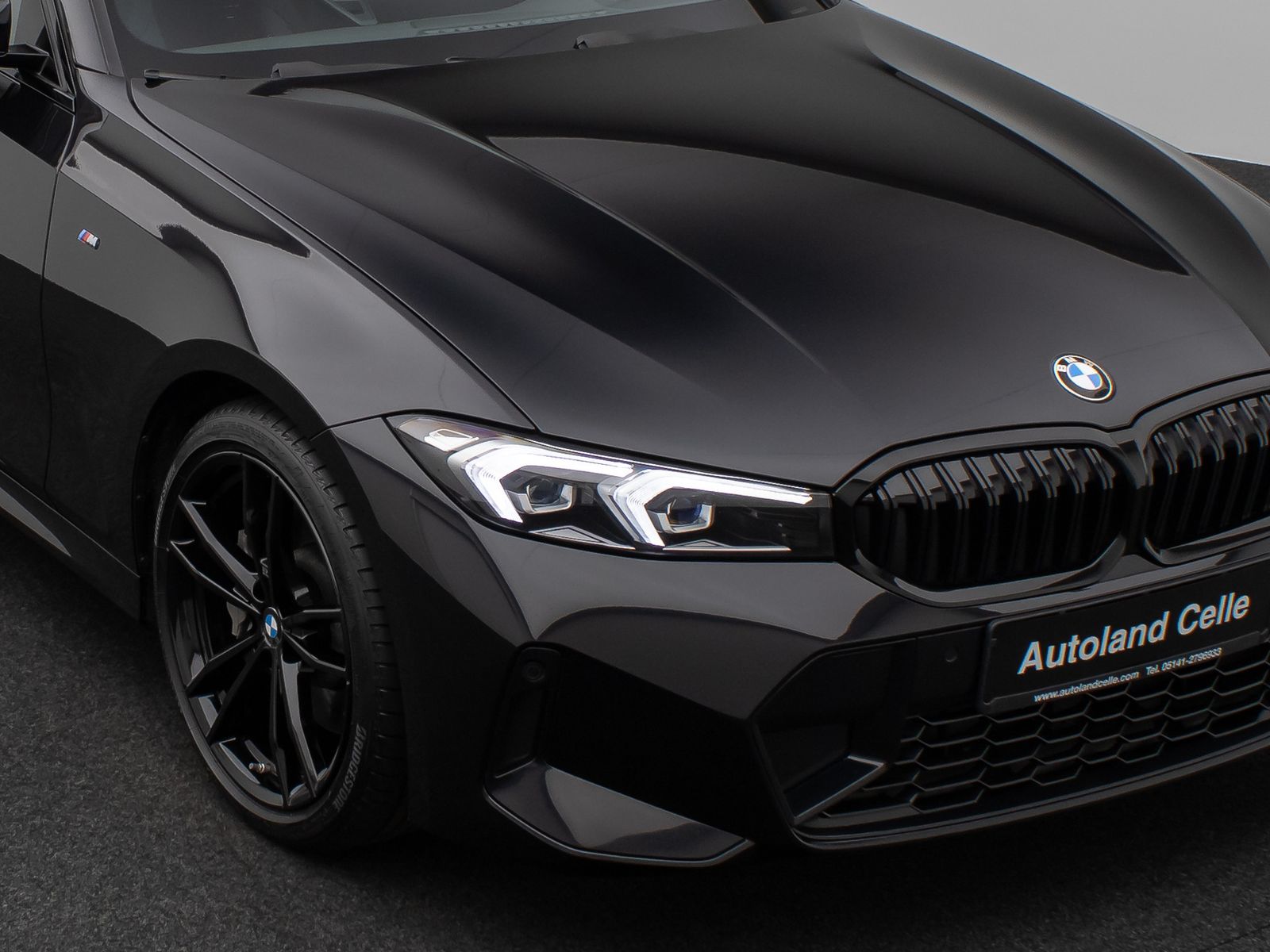 Fahrzeugabbildung BMW 330i M Sport HUD DAB H/K PDC Komfort Alarm 19"