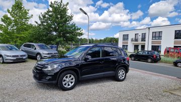 Volkswagen Tiguan - 1
