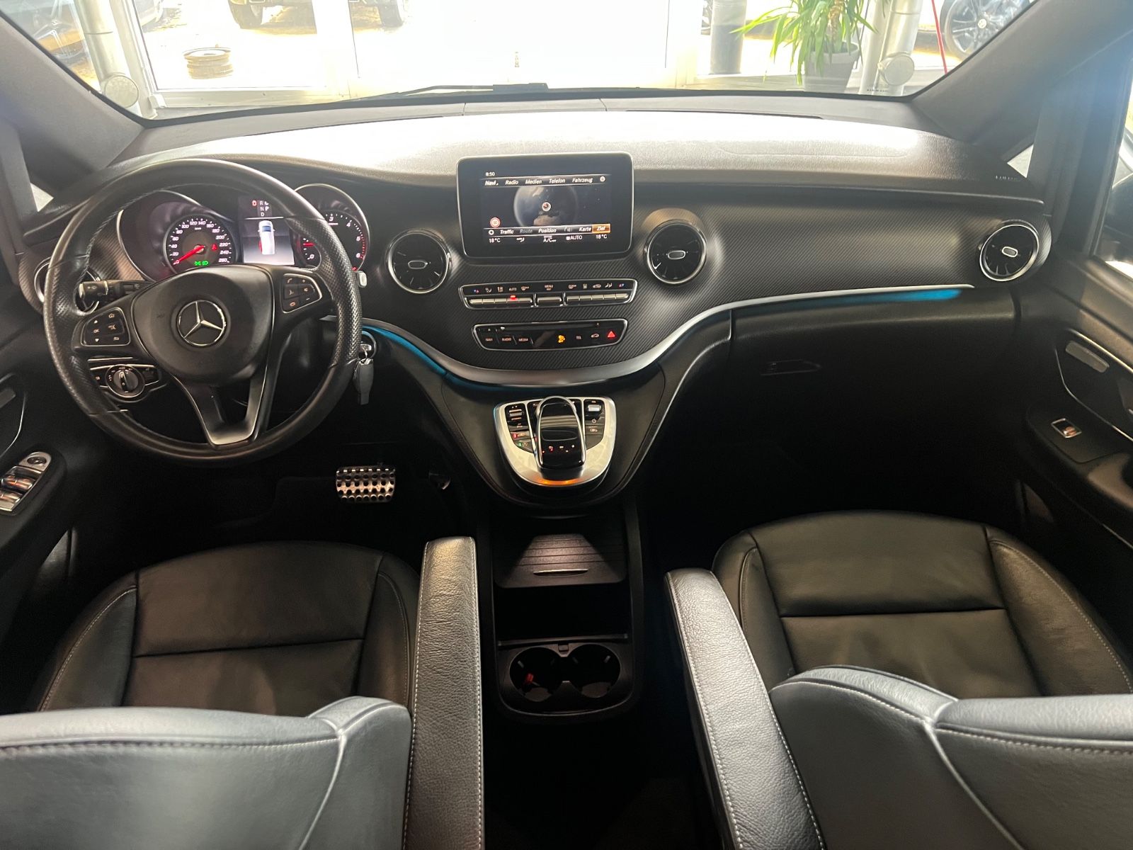 Fahrzeugabbildung Mercedes-Benz V 250 d EDITION AMG LINE kompakt *7.SITZER*