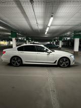 BMW 750i xDrive - M Paket - BMW 750 von privat