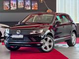 Volkswagen Touareg V6 TDI 4M BiXenon 360° Leder Navi 20" - mit Diesel-Antrieb: Schwarz, Vollleder, Geländewagen