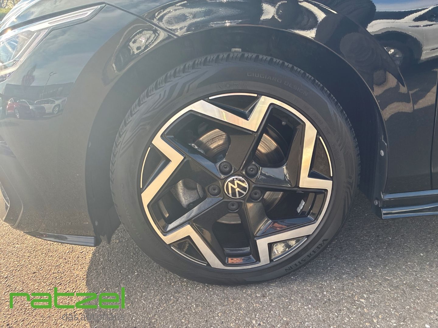 Fahrzeugabbildung Volkswagen Golf Variant R-Line 1,5 l eTSI DSG LED ACC Apple