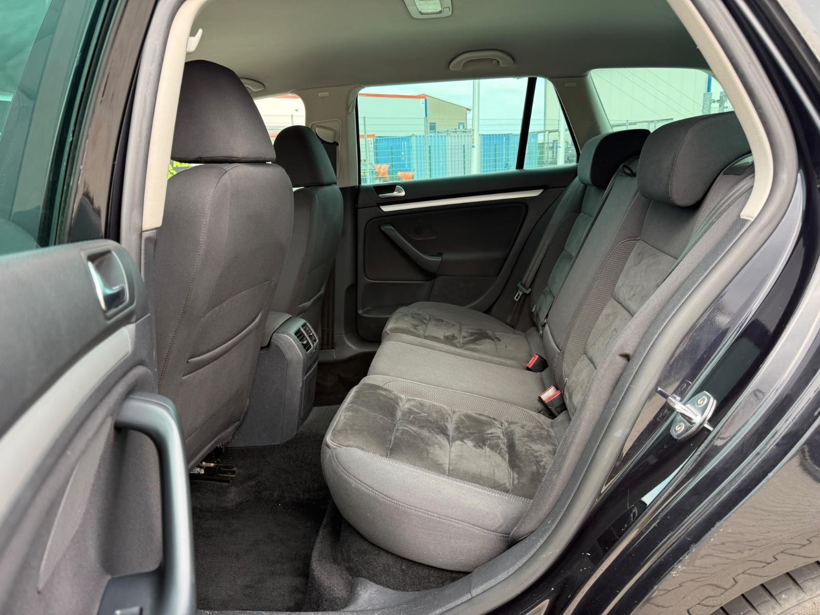 Volkswagen Golf 2010 — photo 13