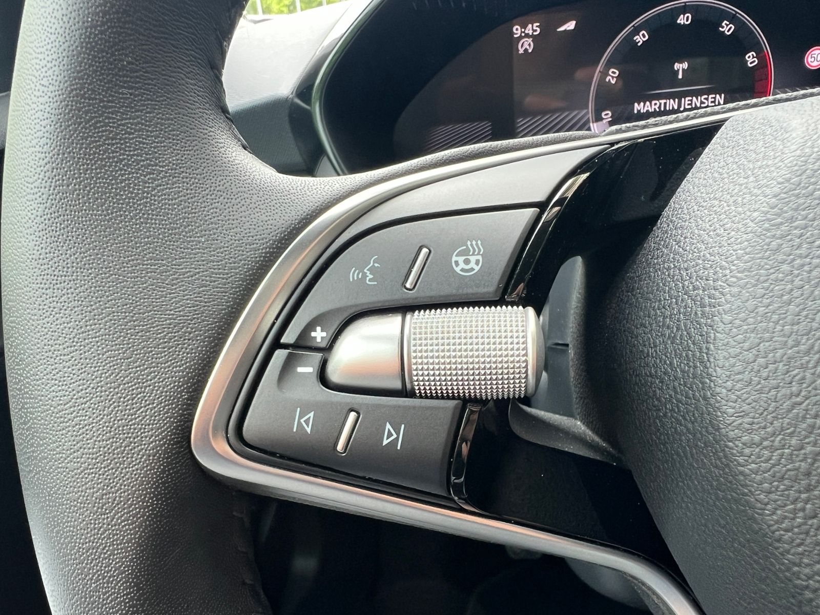 Fahrzeugabbildung SKODA Fabia Selection Tour 1.0 TSI *Vorb. AHK, LED, Ka