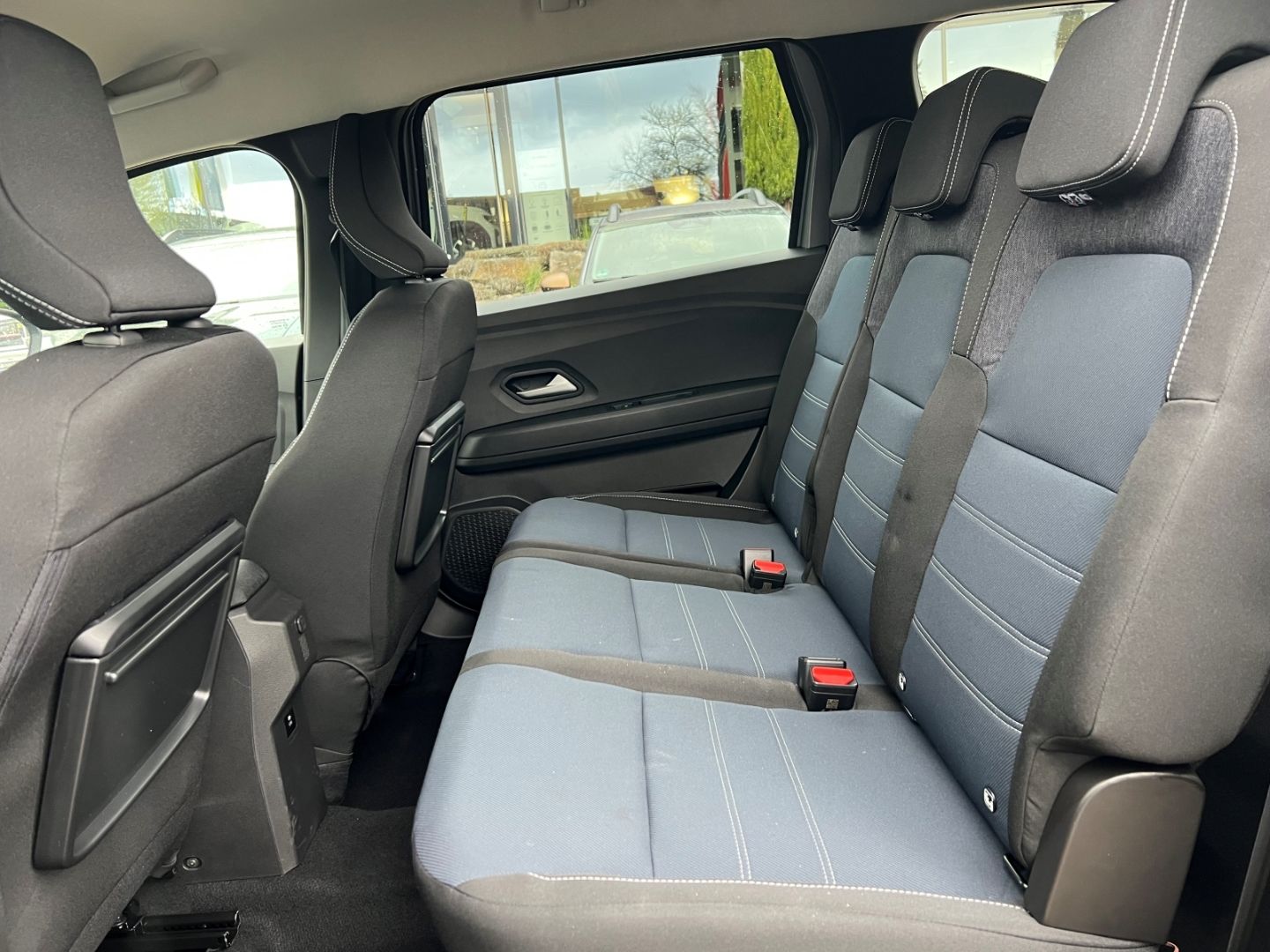 Fahrzeugabbildung Dacia Jogger Journey Navi Klimaautom Fahrerprofil SHZ
