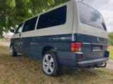 Volkswagen T4 Caravelle 2.5 TDI 75kW lang - Volkswagen T4 Caravelle mit Diesel-Antrieb: Kleinbus, 2.5