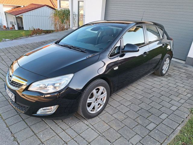 Opel opel astra 1,6  tüv 10/26