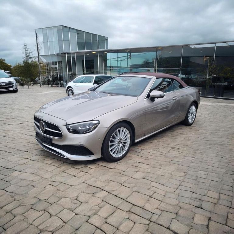 Image of Mercedes-Benz E 220