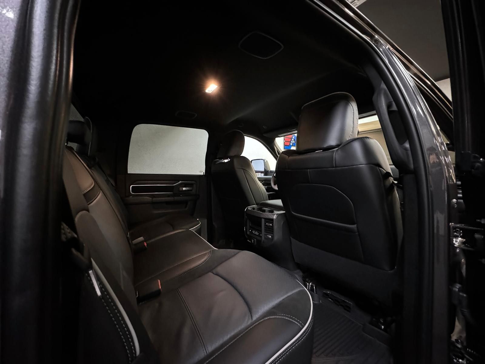 Fahrzeugabbildung Dodge RAM 3500 LARAMIE AEV OFF ROAD 6.4L-V8 37"-LONG