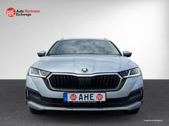 SKODA Octavia Combi 2.0 TDI Scout 4x4 LED Navi Ahk ACC SKODA Octavia Combi 2.0 TDI Scout 4x4 LED Navi Ahk ACC