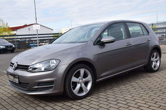 Volkswagen Golf VII LIM. TSI BMT *1.HAND*AHK*S-HEFT