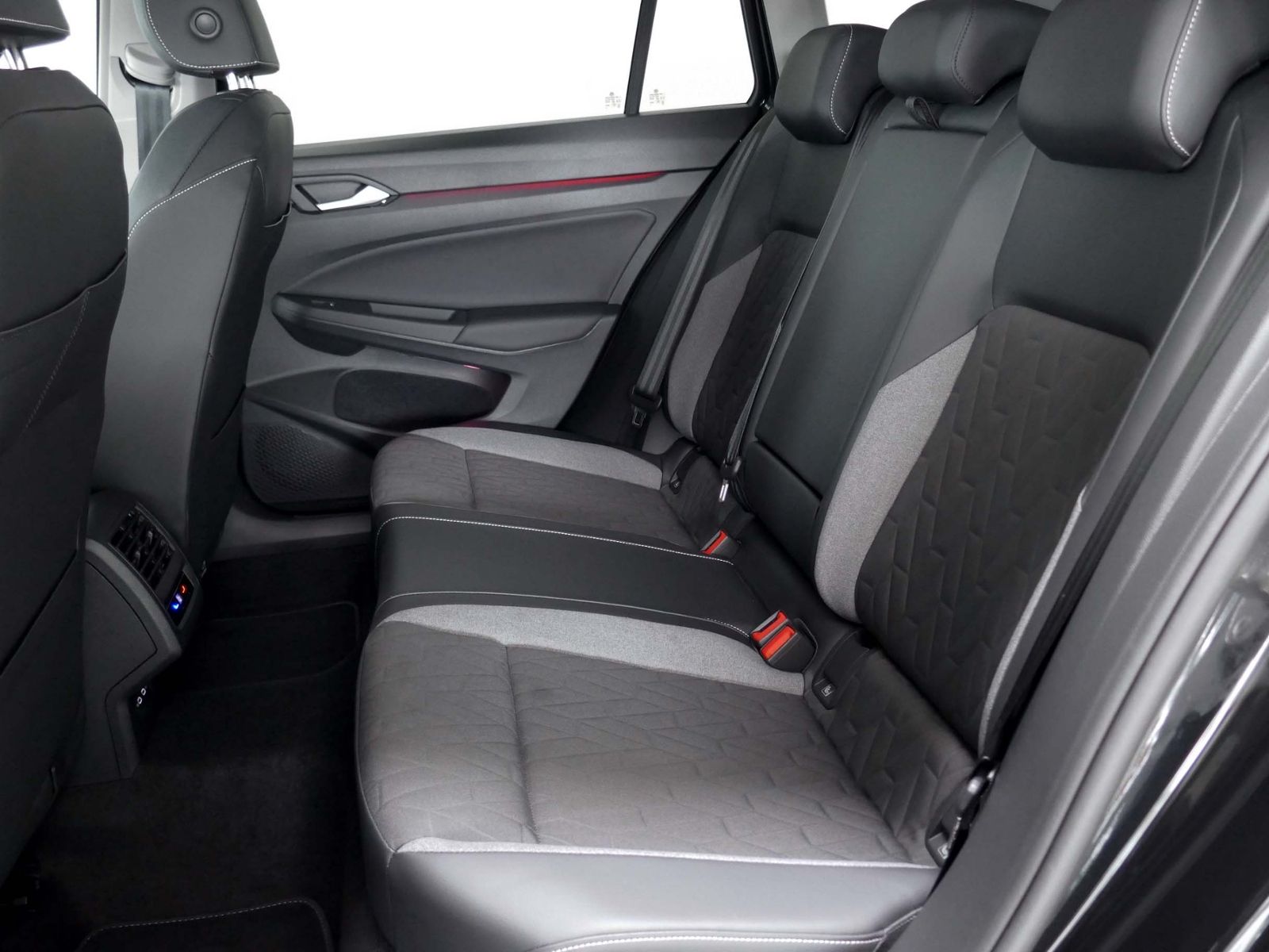 Fahrzeugabbildung Volkswagen Golf VIII Variant GOAL 2.0 TDI | LED AHK RFK ACC