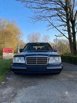 Mercedes-Benz Mercedes Benz E220 T Modell W124 Automatik... - Mercedes-Benz E 220 mit Benzin-Antrieb: Kombi, Automatik