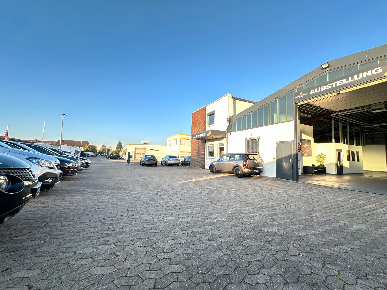showroom-image-bottom